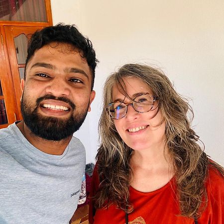 The Alexis'S Guest House Negombo Buitenkant foto
