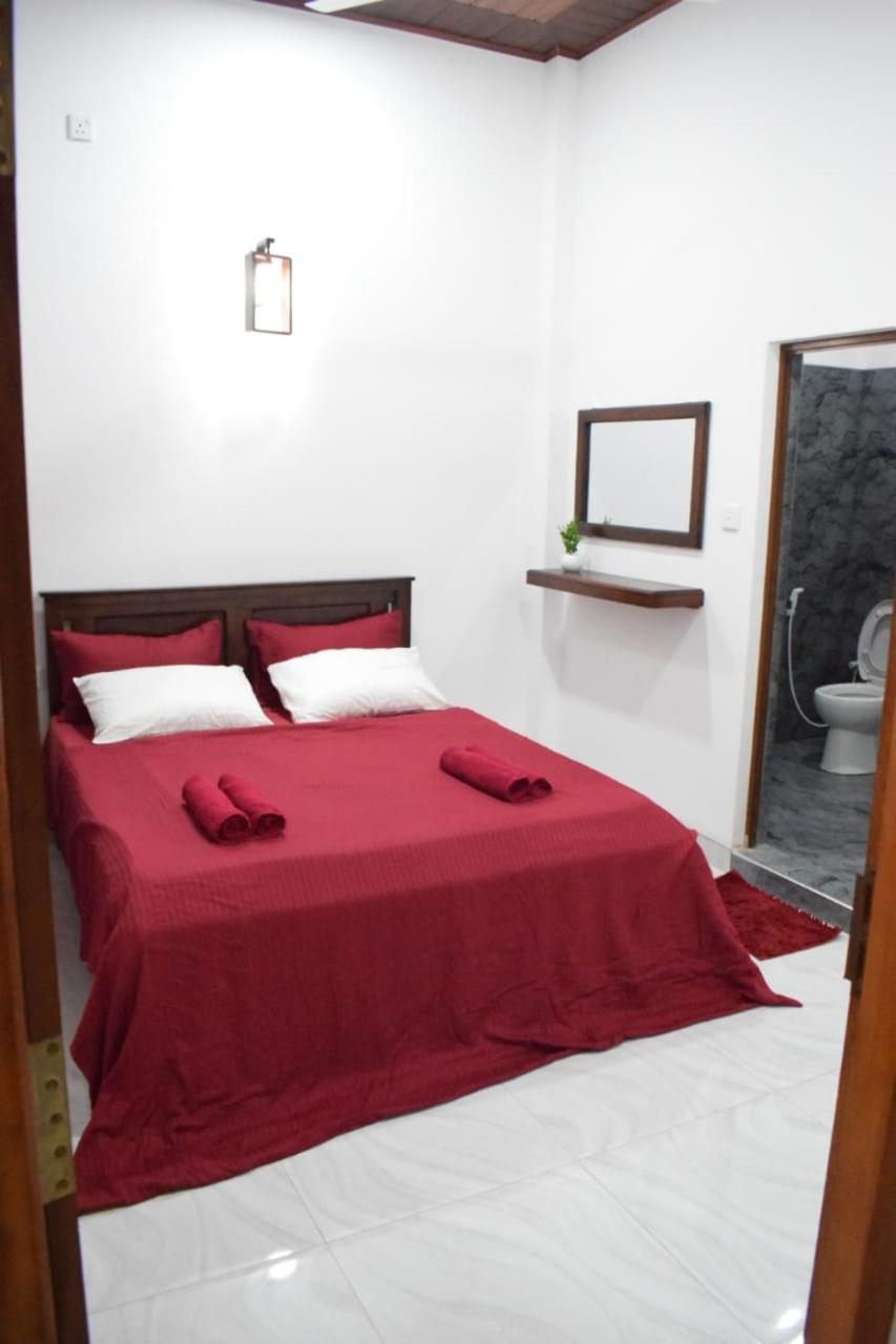 The Alexis'S Guest House Negombo Buitenkant foto