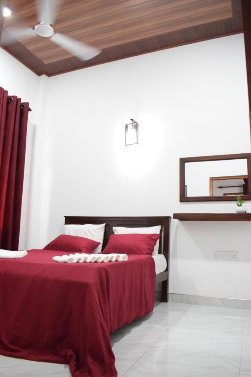 The Alexis'S Guest House Negombo Buitenkant foto
