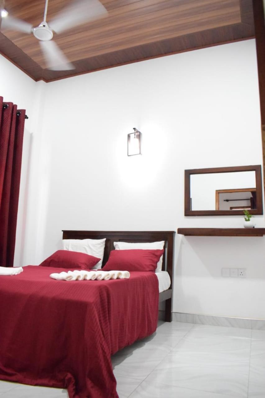 The Alexis'S Guest House Negombo Buitenkant foto