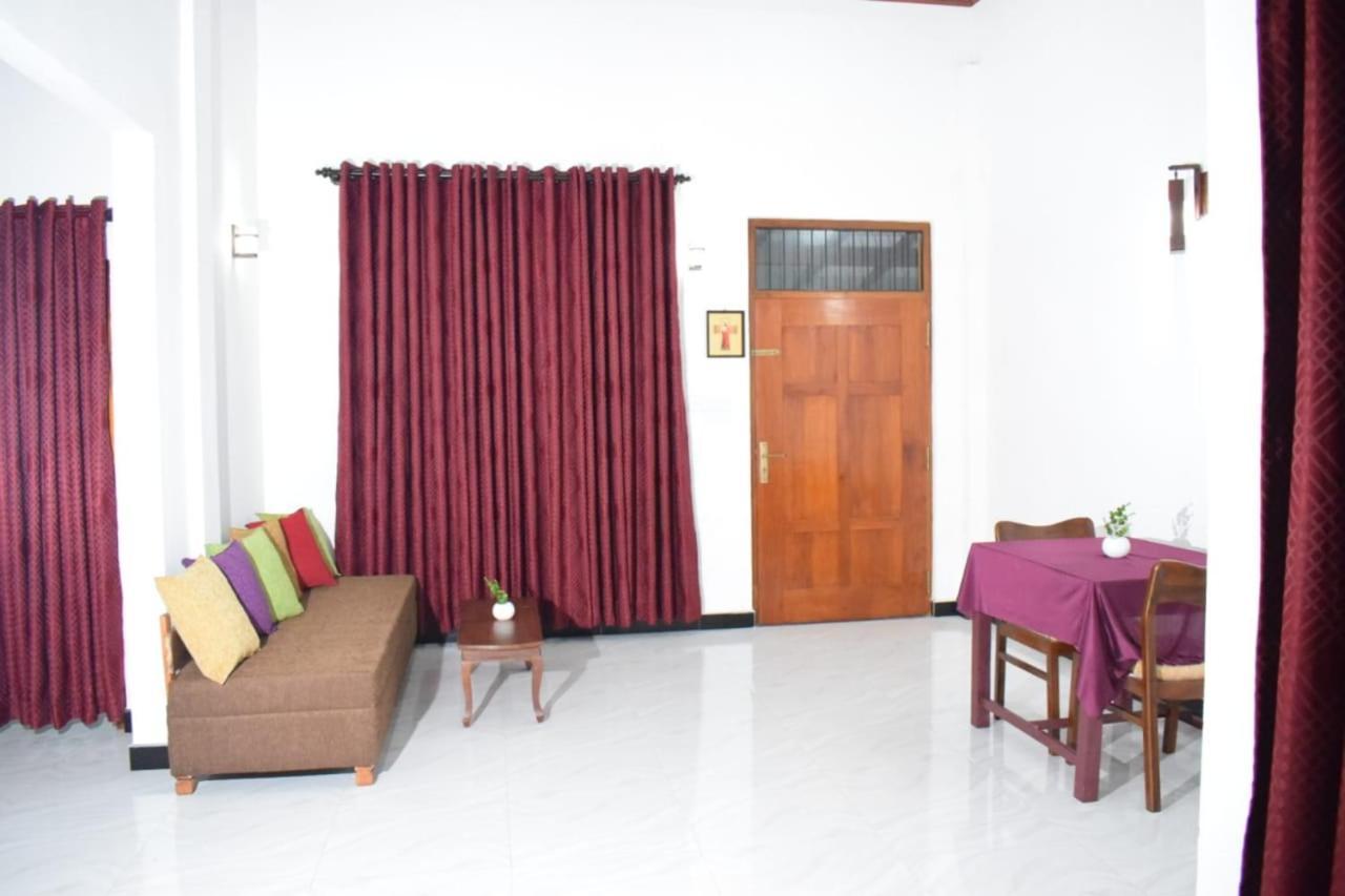 The Alexis'S Guest House Negombo Buitenkant foto