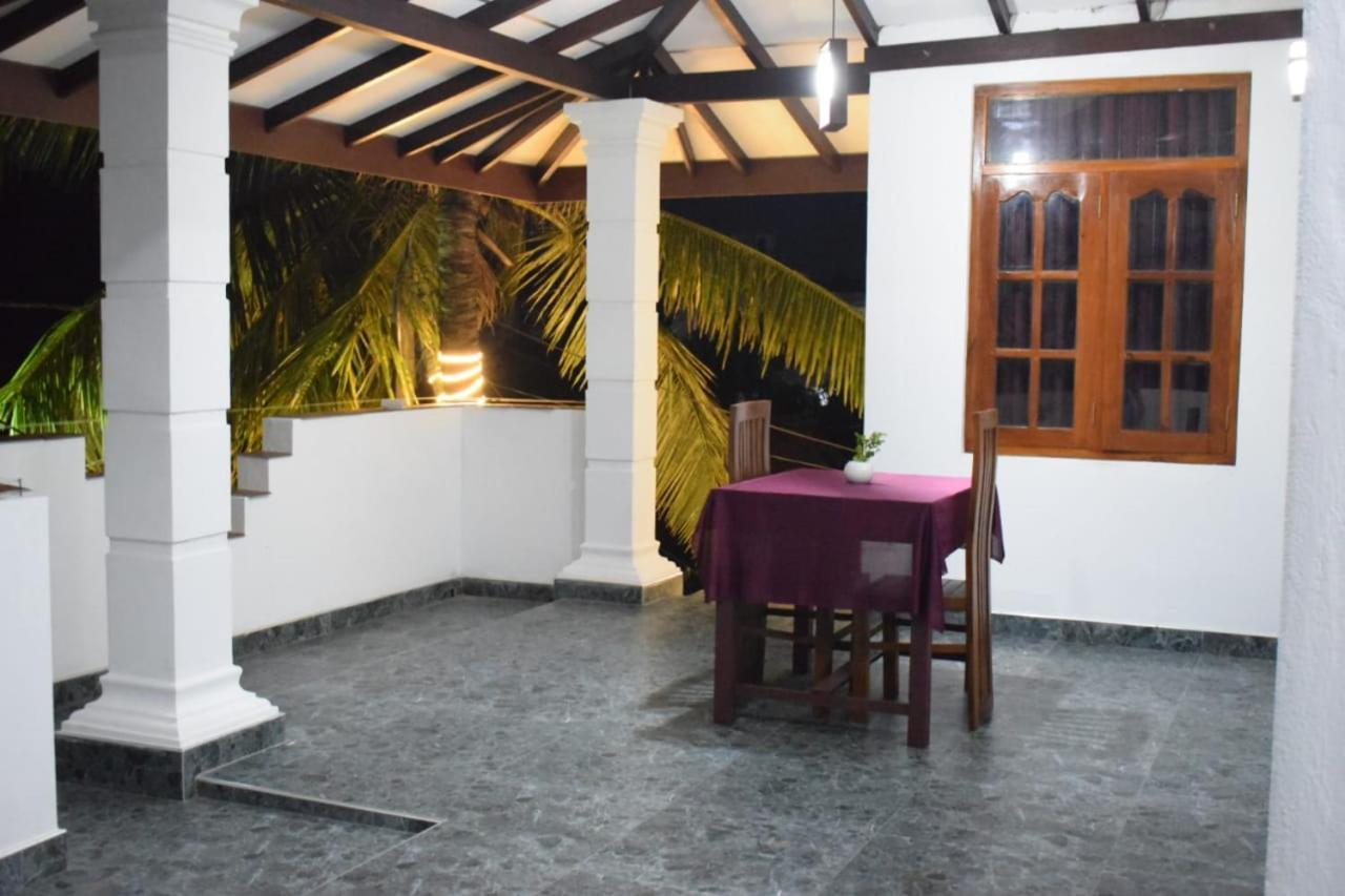 The Alexis'S Guest House Negombo Buitenkant foto