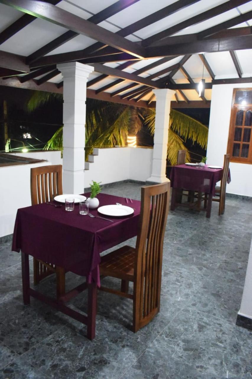 The Alexis'S Guest House Negombo Buitenkant foto