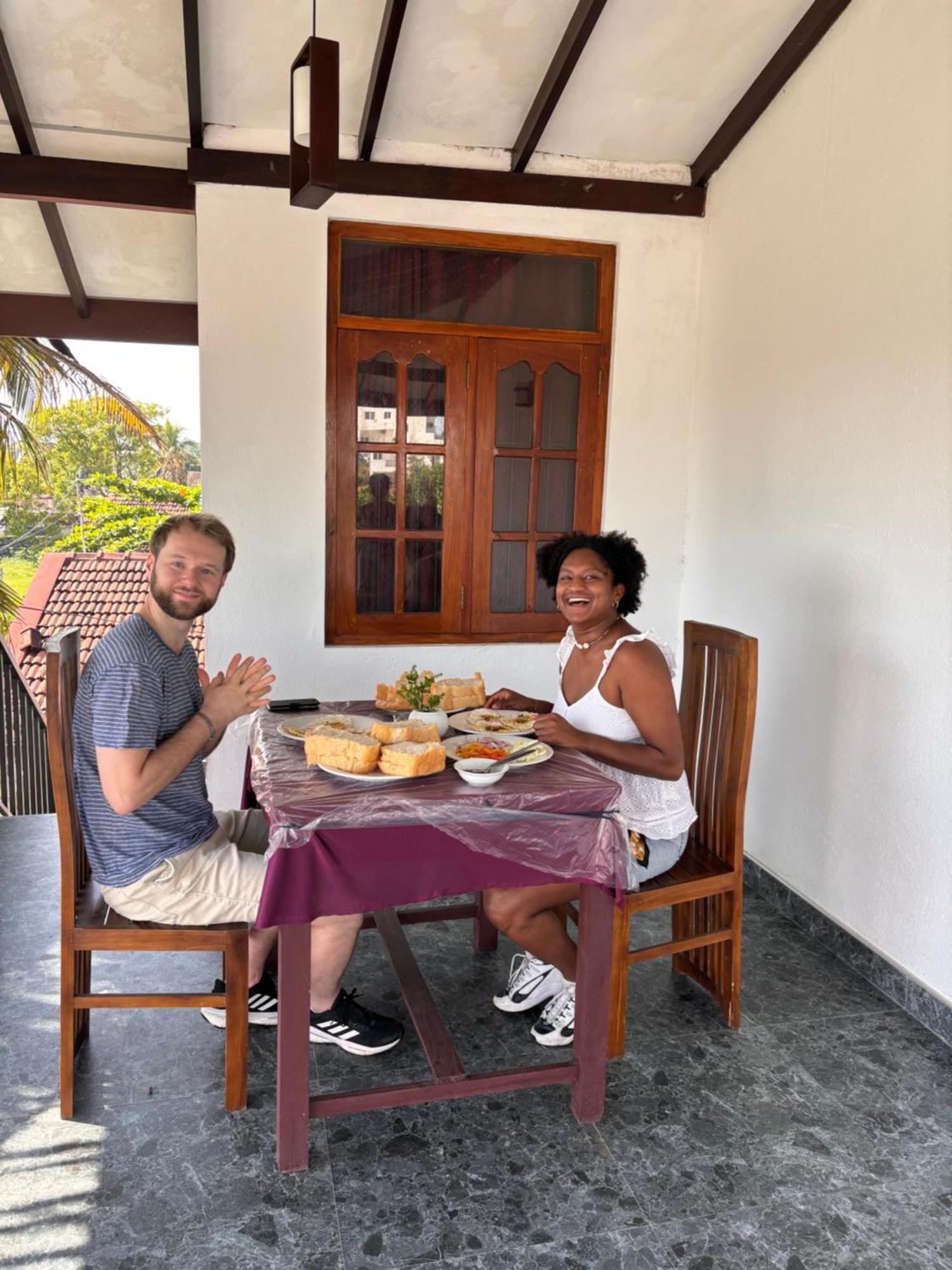 The Alexis'S Guest House Negombo Buitenkant foto
