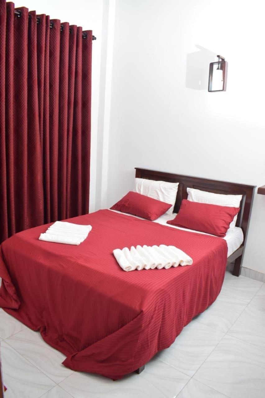 The Alexis'S Guest House Negombo Buitenkant foto